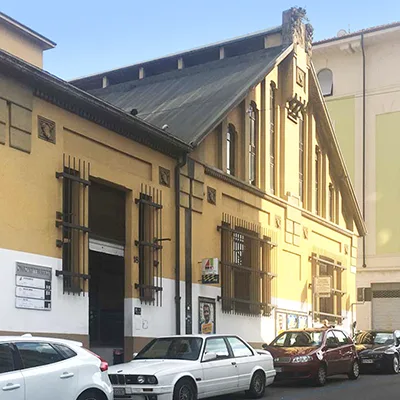 Sede della Scuola di Manga a Torino in via Saccarelli. Esterno giorno